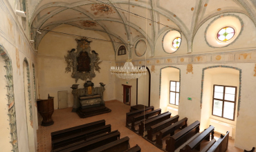 Zámecká kaple s restaurovanými freskami