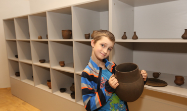 Děti a pravěká keramika