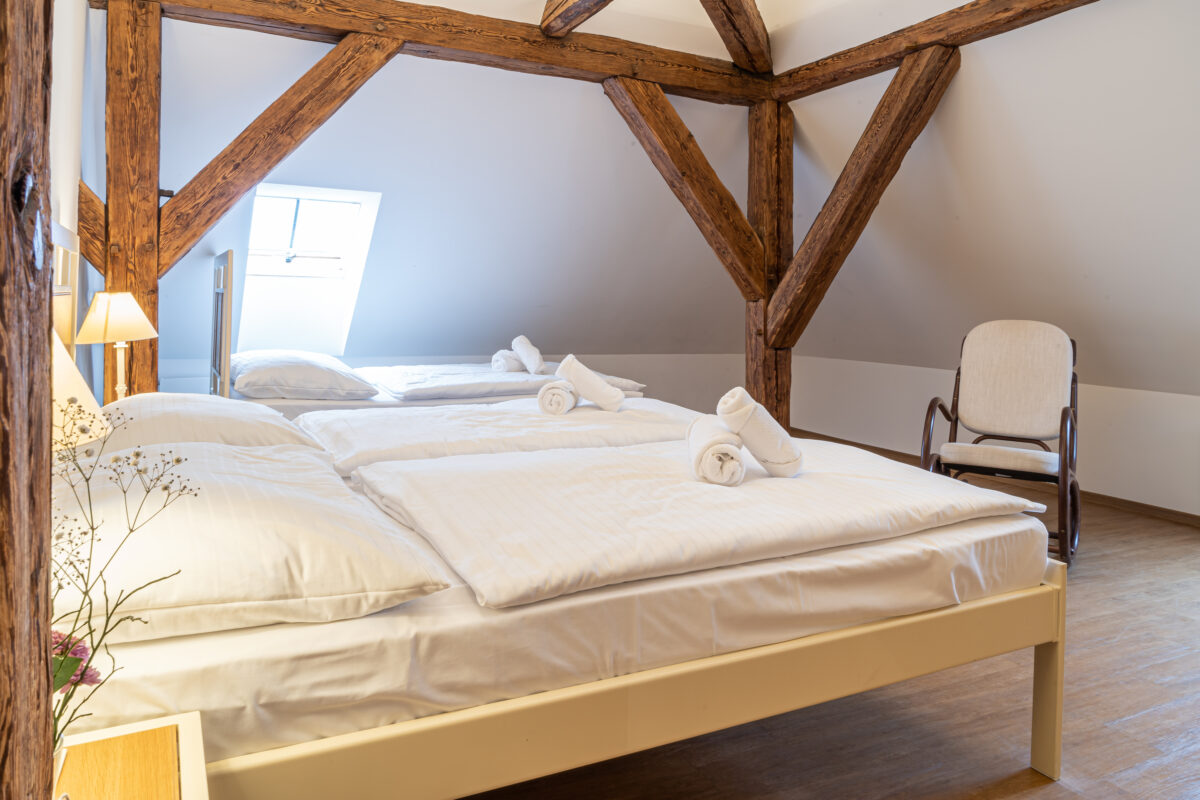 Pokoj trojlůžkový v podkroví